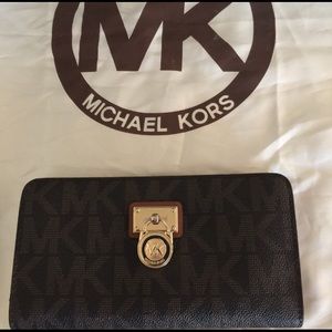 Pre-owned Micheal kors wallet